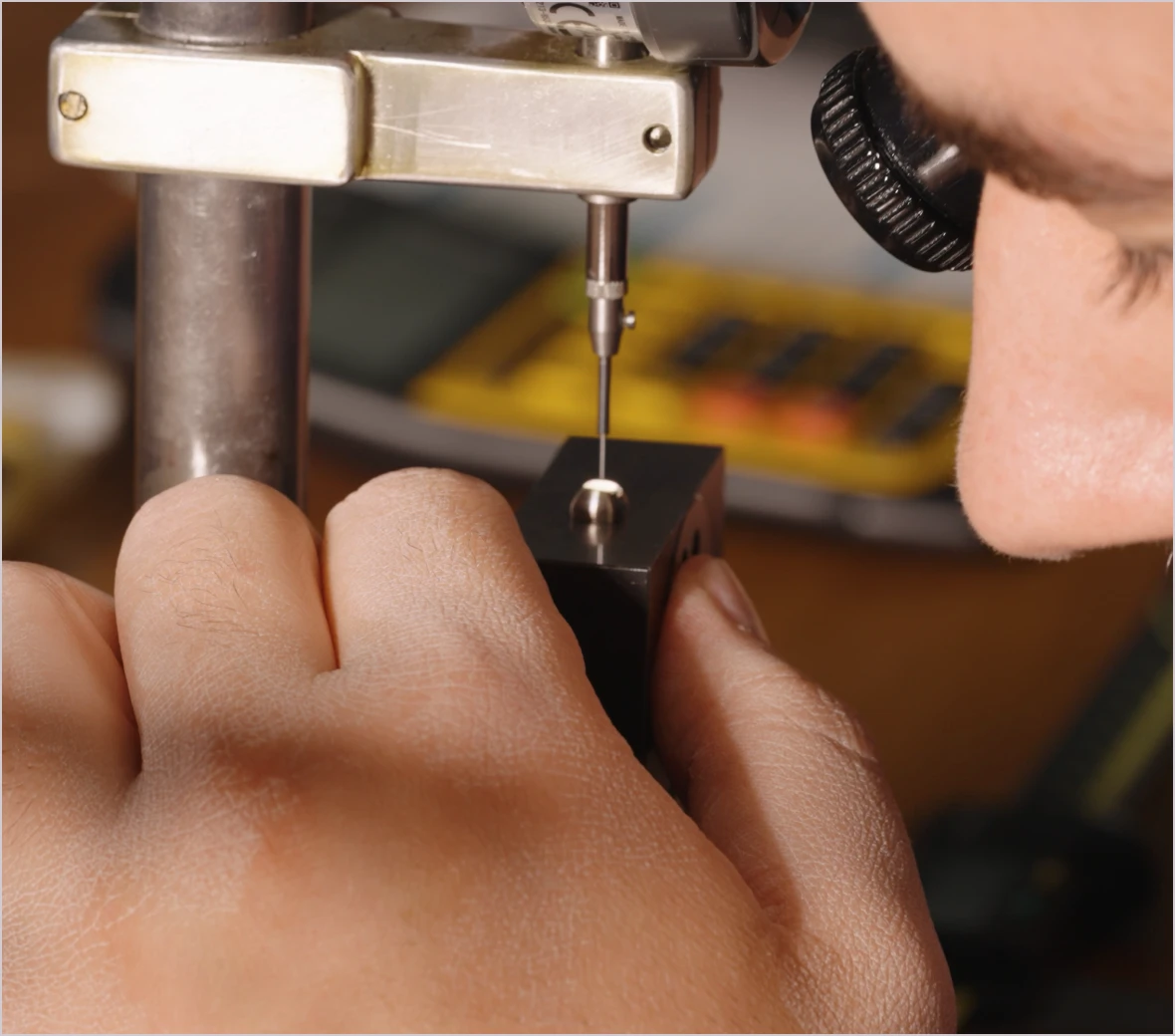 Contrôle dimensionnel d'un composant usiné sous instrument de mesure